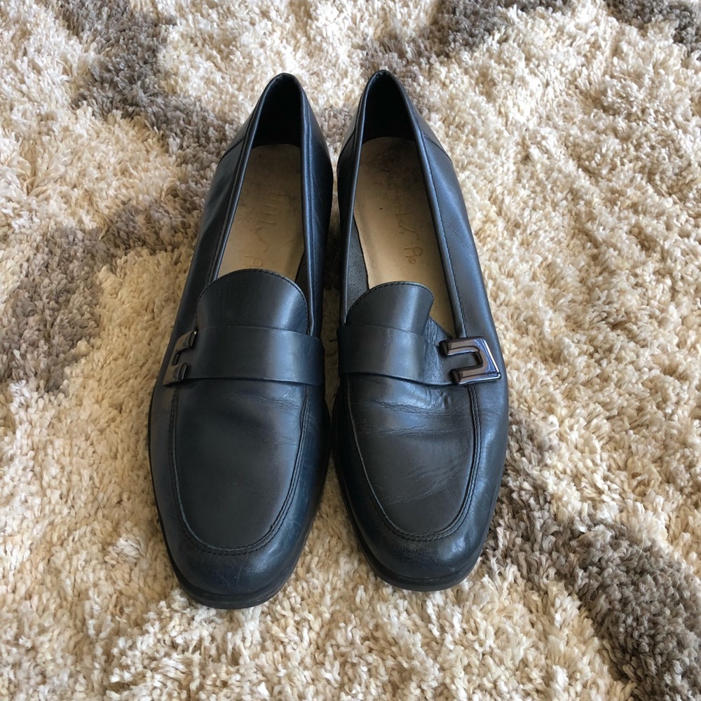 Women’s dress shoes